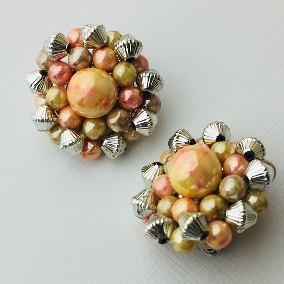 Vintage Runway Statement Beaded Clip On Earrings - Picture 6 of 8
